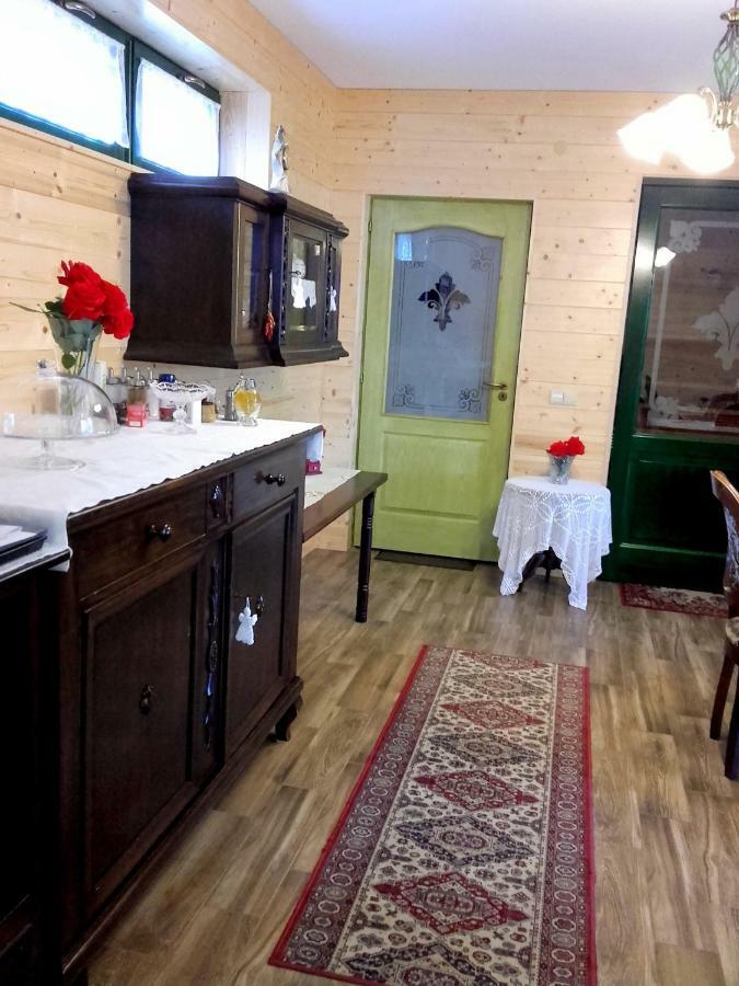 Sasfeszek Vendeghaz Hotel Zirc Bagian luar foto