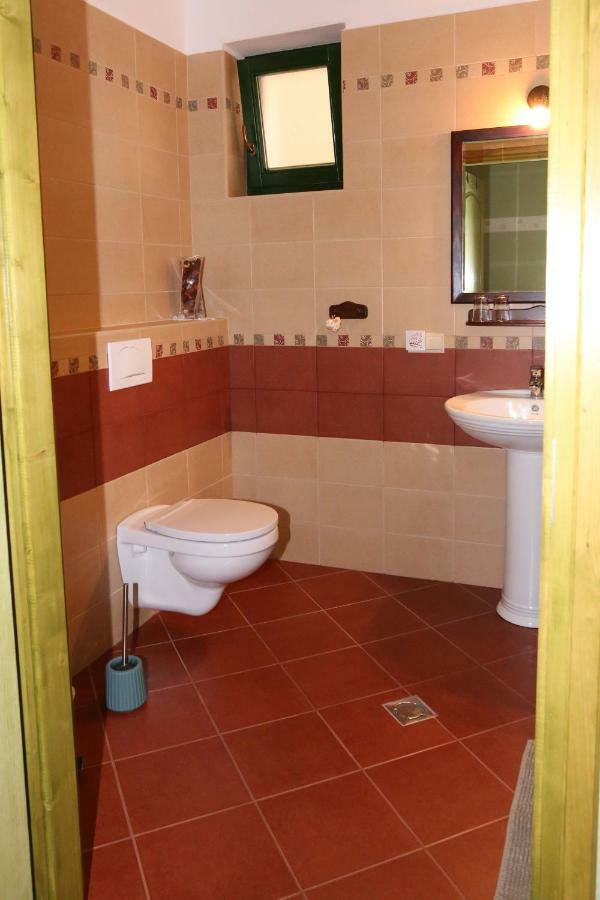 Sasfeszek Vendeghaz Hotel Zirc Bagian luar foto