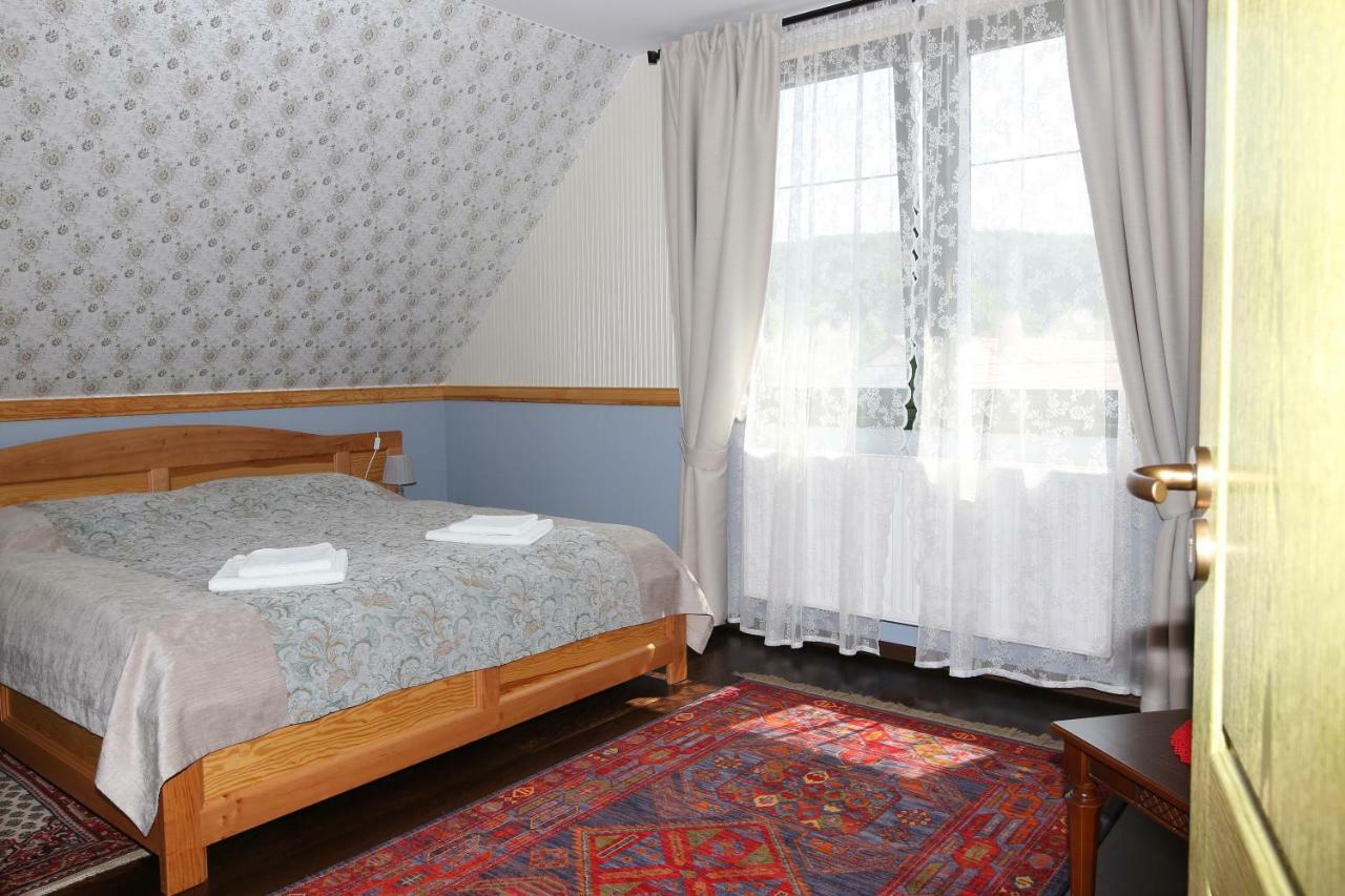 Sasfeszek Vendeghaz Hotel Zirc Bagian luar foto