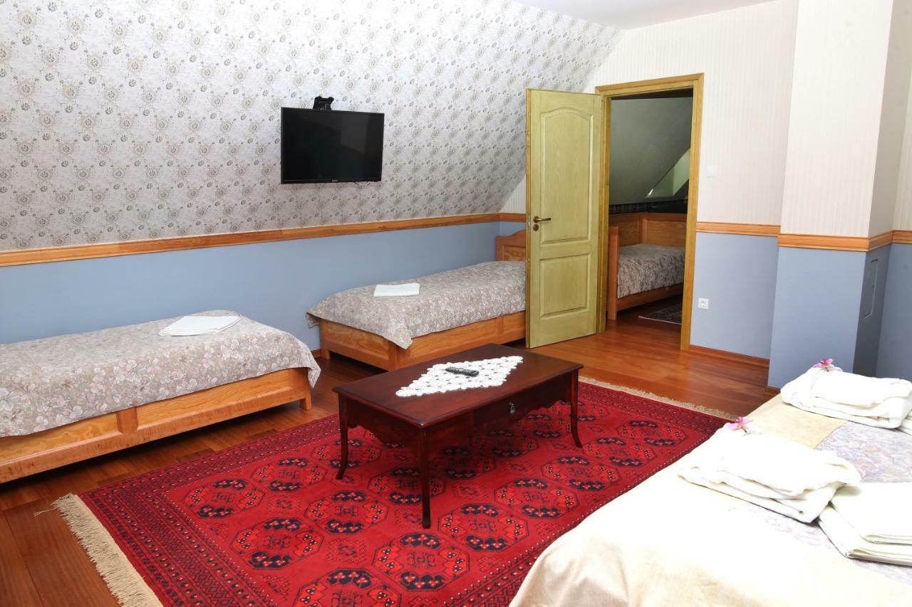 Sasfeszek Vendeghaz Hotel Zirc Bagian luar foto